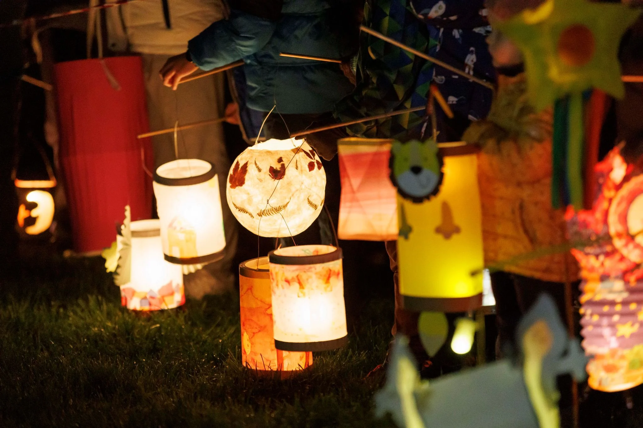 Martinstag: Ein Lichtermeer voller Hoffnung und Gemeinschaft